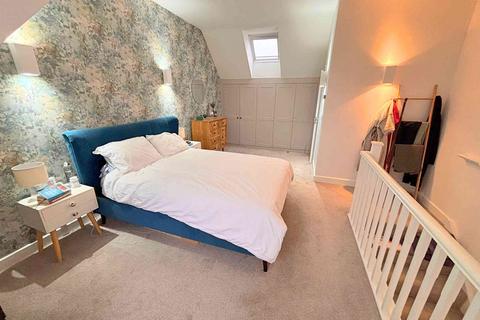 3 bedroom semi-detached house for sale, Willow Lane, Hipperholme HX3
