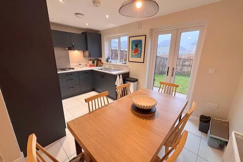 3 bedroom semi-detached house for sale, Willow Lane, Hipperholme HX3