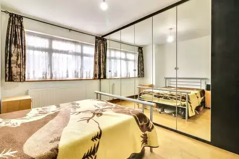 3 bedroom maisonette to rent, Loretto Gardens, HA3