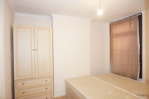 2 bedroom maisonette to rent, Pinner Road, HA1