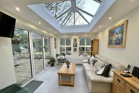 3 bedroom detached house for sale, High Meadows, Glossop