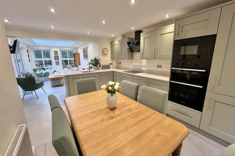 3 bedroom detached house for sale, High Meadows, Glossop