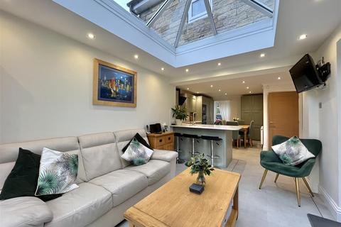 3 bedroom detached house for sale, High Meadows, Glossop