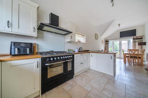 undefined, Middle Way,  Chinnor,  OX39