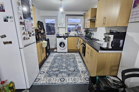2 bedroom flat for sale, Kenton Road, Harrow HA3