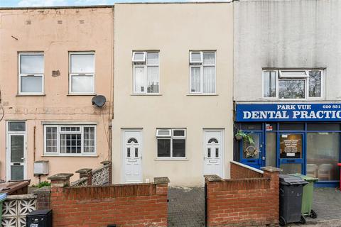 2 bedroom ground floor flat for sale, Cann Hall Road, Leytonstone