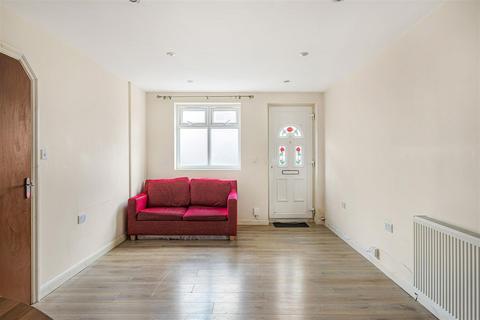 2 bedroom ground floor flat for sale, Cann Hall Road, Leytonstone