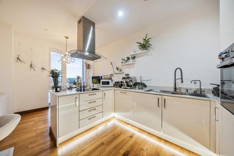2 bedroom apartment for sale, Telcon Way, Greenwich