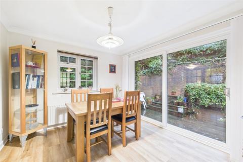 5 bedroom detached house for sale, Mountbatten Rise, Sandhurst, Berkshire, GU47