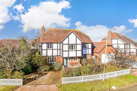 5 bedroom detached house for sale, Little Paddocks, Whitstable CT5