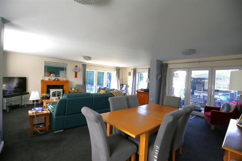 4 bedroom detached house for sale, Cripple Street, Maidstone