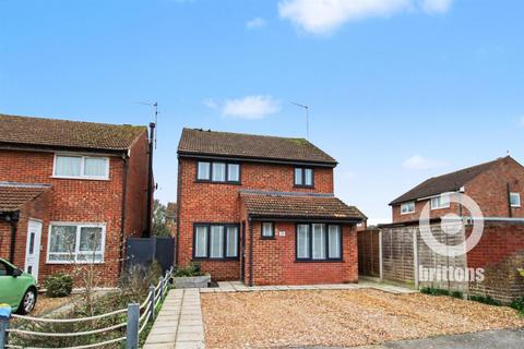 4 bedroom detached house for sale, Spacious Family Living in the Heart of North Wootton