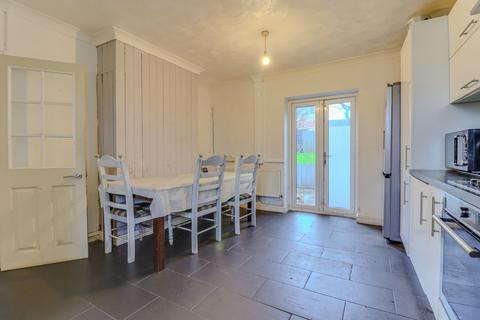 3 bedroom terraced house for sale, Sandhurst Road, Leicester, LE3