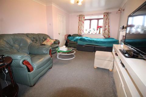 3 bedroom semi-detached house for sale, Briar Drive, Dewsbury