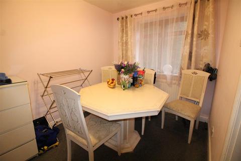 3 bedroom semi-detached house for sale, Briar Drive, Dewsbury
