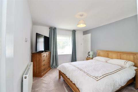 2 bedroom flat for sale, Manor Garth, Barmby Moor