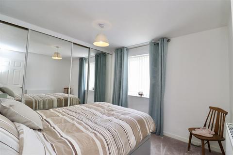 2 bedroom flat for sale, Manor Garth, Barmby Moor