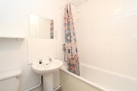 1 bedroom apartment to rent, Kings Avenue, London, UK, W5