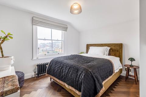 2 bedroom flat for sale, Northolme Road, Islington, London, N5
