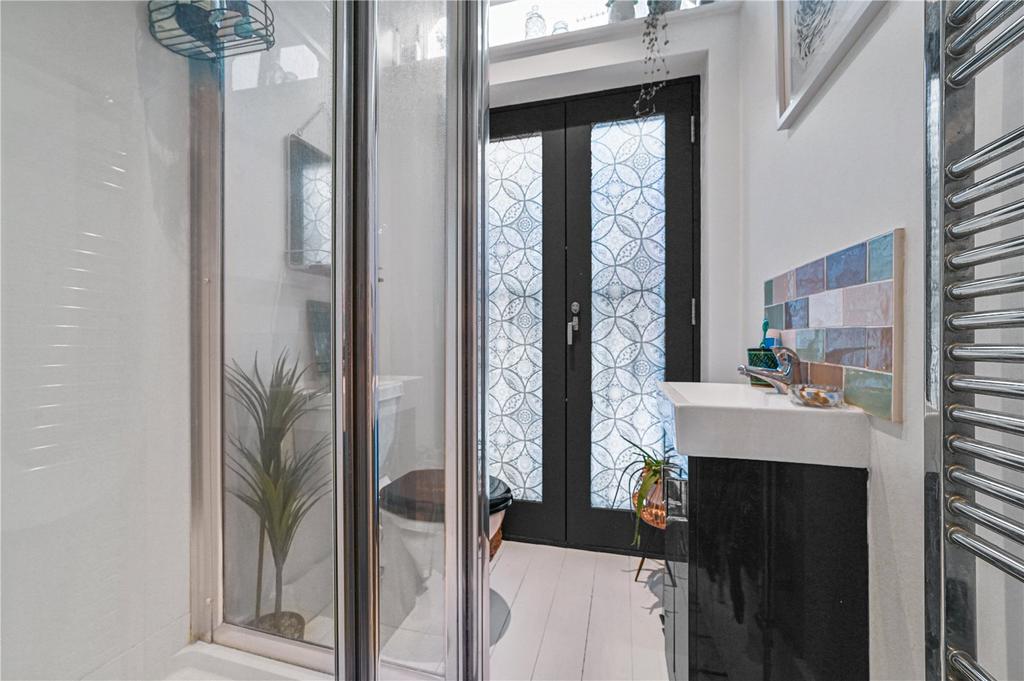 Main Ensuite
