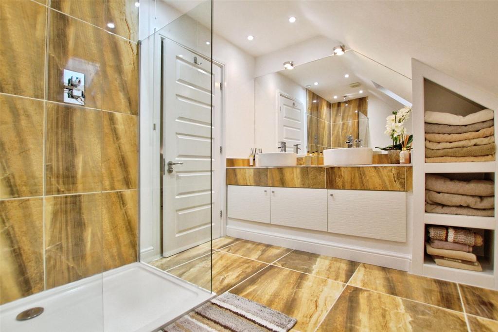 Master Ensuite