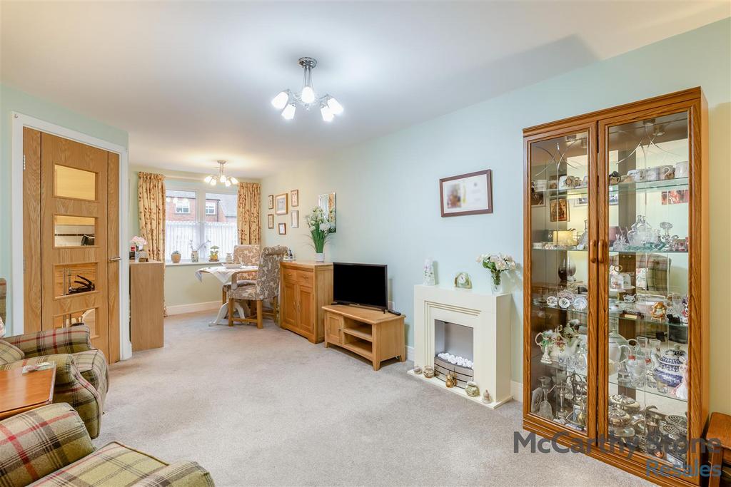 8678156-interior16.jpg