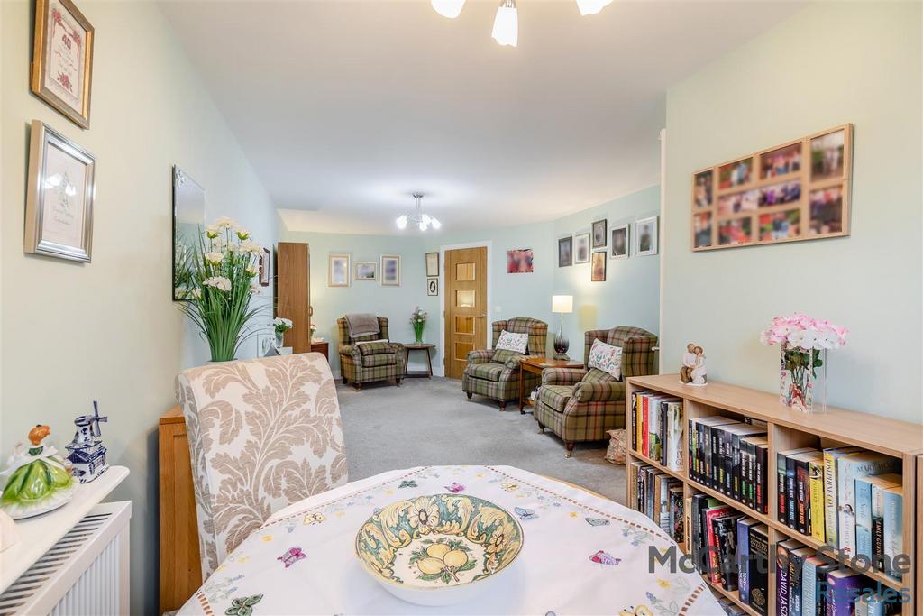 8678156-interior22.jpg
