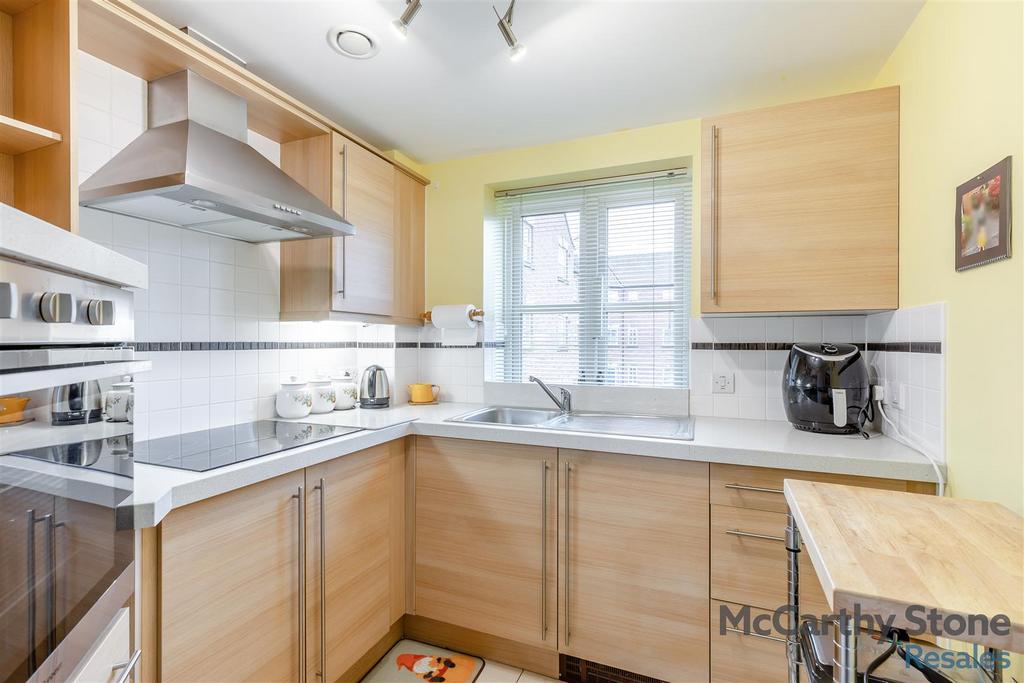8678156-interior24.jpg