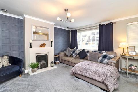 3 bedroom semi-detached house for sale, Selwyn Drive, Bishopsgarth, Stockton-On-Tees, TS19 8XF