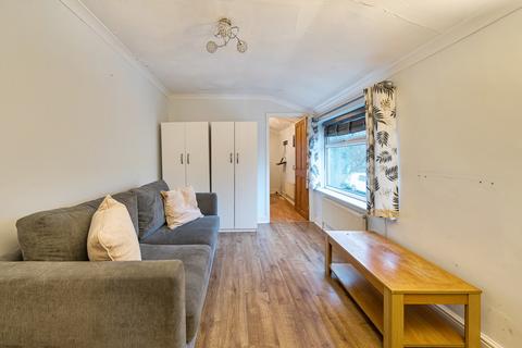 4 bedroom semi-detached house for sale, Brayards Road, Peckham, London