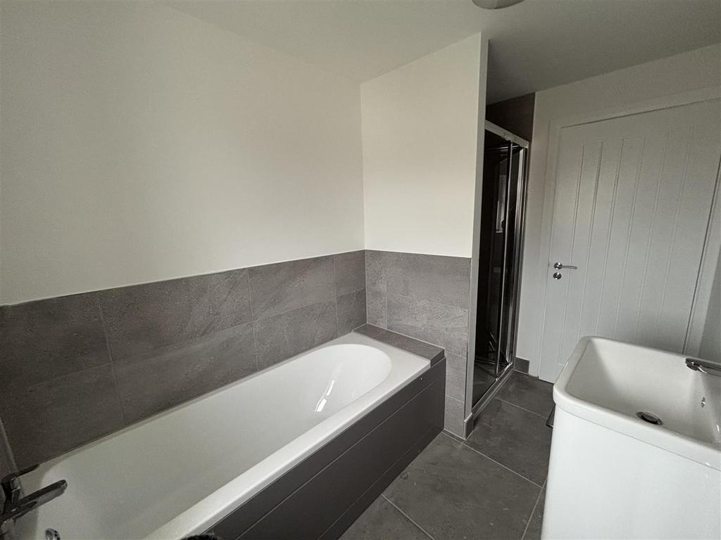 Bathroom 1.2