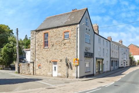 5 bedroom end of terrace house for sale, Queen Street, Lostwithiel, Cornwall, PL22
