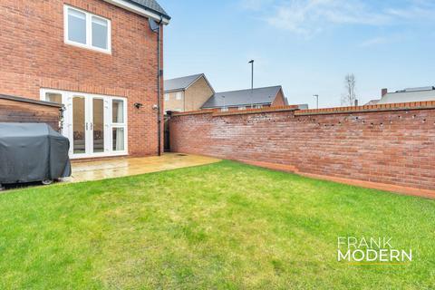 3 bedroom terraced house for sale, Waterfield Close, Peterborough, PE3