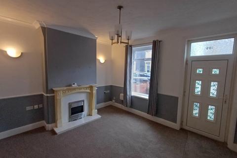 2 bedroom house to rent, Sheffield Road, Birdwell