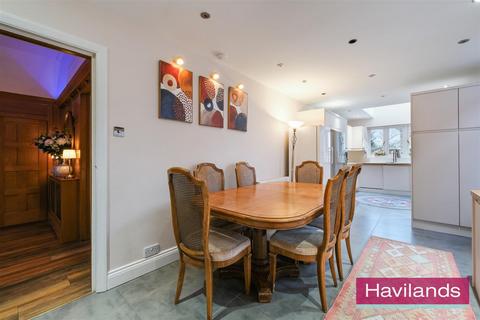 5 bedroom detached house for sale, Bourne Hill, London