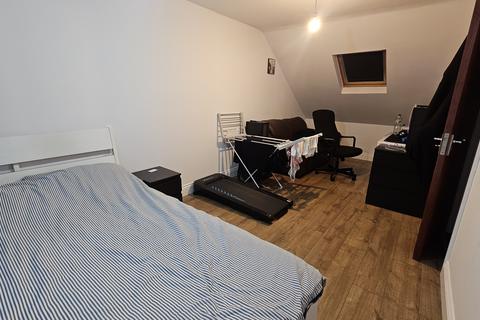 undefined, Kenton Road, Harrow HA3