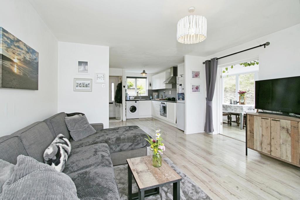 Lounge/Kitchen