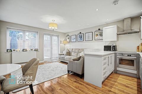 2 bedroom maisonette for sale, Warwick Place, Iona Warwick Place, ME16