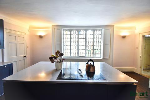 undefined, Exeter EX4