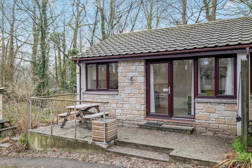 2 bedroom bungalow for sale