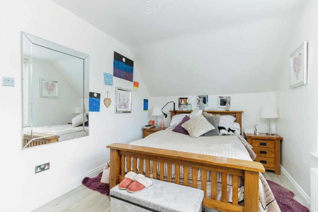 Bedrooms 2