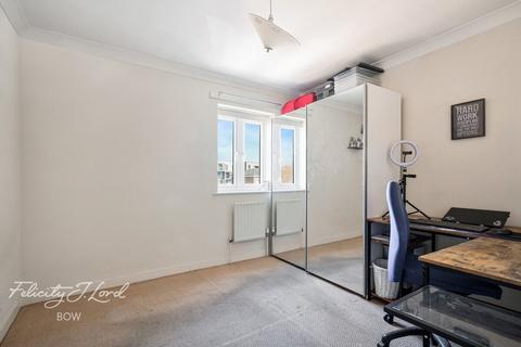 2 bedroom apartment for sale, St Pauls Way, London