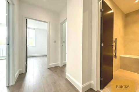2 bedroom apartment to rent, High Street, Potters Bar EN6