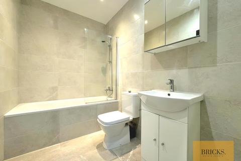2 bedroom apartment to rent, High Street, Potters Bar EN6
