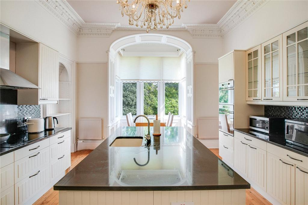 Breakfasting Kitchen