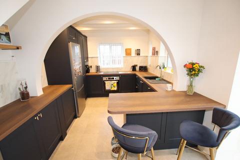 2 bedroom detached house for sale, Chelmsford Road, Holland on Sea, CO15