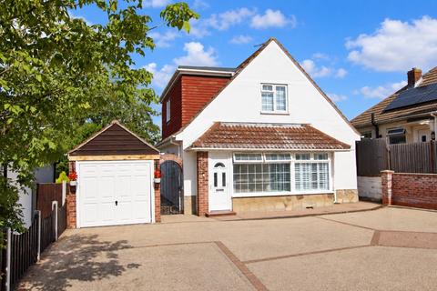 2 bedroom detached house for sale, Chelmsford Road, Holland on Sea, CO15