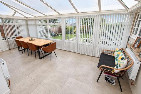 2 bedroom detached house for sale, Chelmsford Road, Holland on Sea, CO15