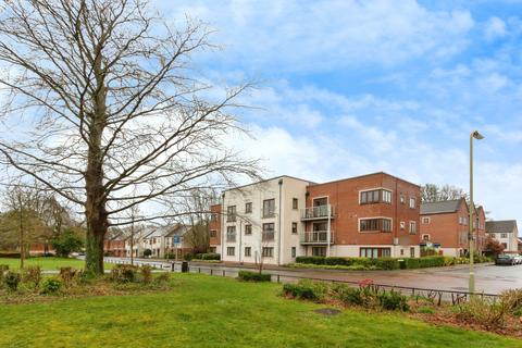 1 bedroom flat for sale, Hines Court, Basingstoke, Hampshire, RG24