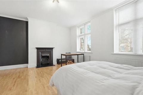 Studio to rent, Chiswick High Road, London, W4